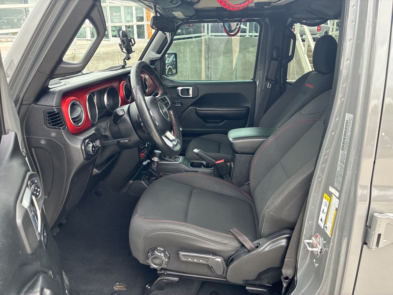 Used 2019 Jeep Wrangler Unlimited Rubicon w/ LED Lighting Group AWD/4WD image 14