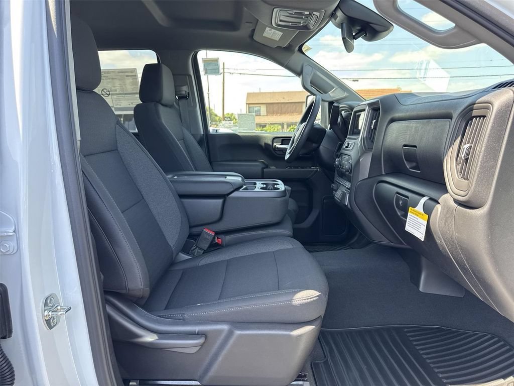 New 2026 Chevrolet Silverado 2500 Custom w/ Custom Value Package AWD/4WD image 31