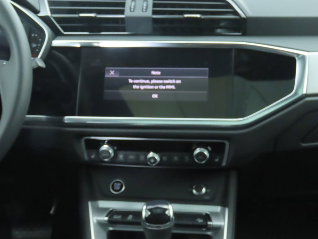 Used 2025 Audi Q3 2.0T Premium w/ Convenience Package image 15