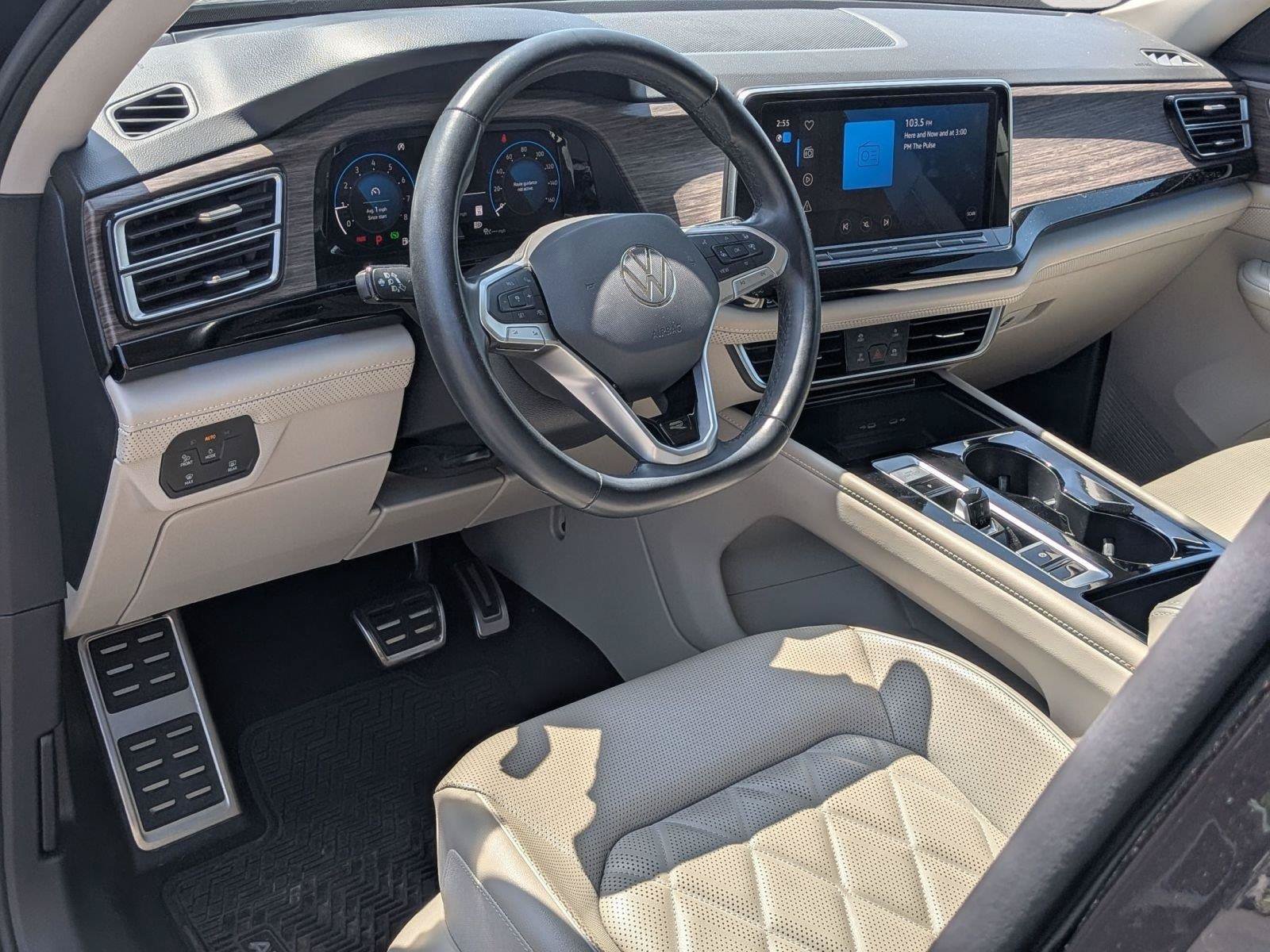 Used 2024 Volkswagen Atlas SEL Premium R-Line AWD/4WD image 38