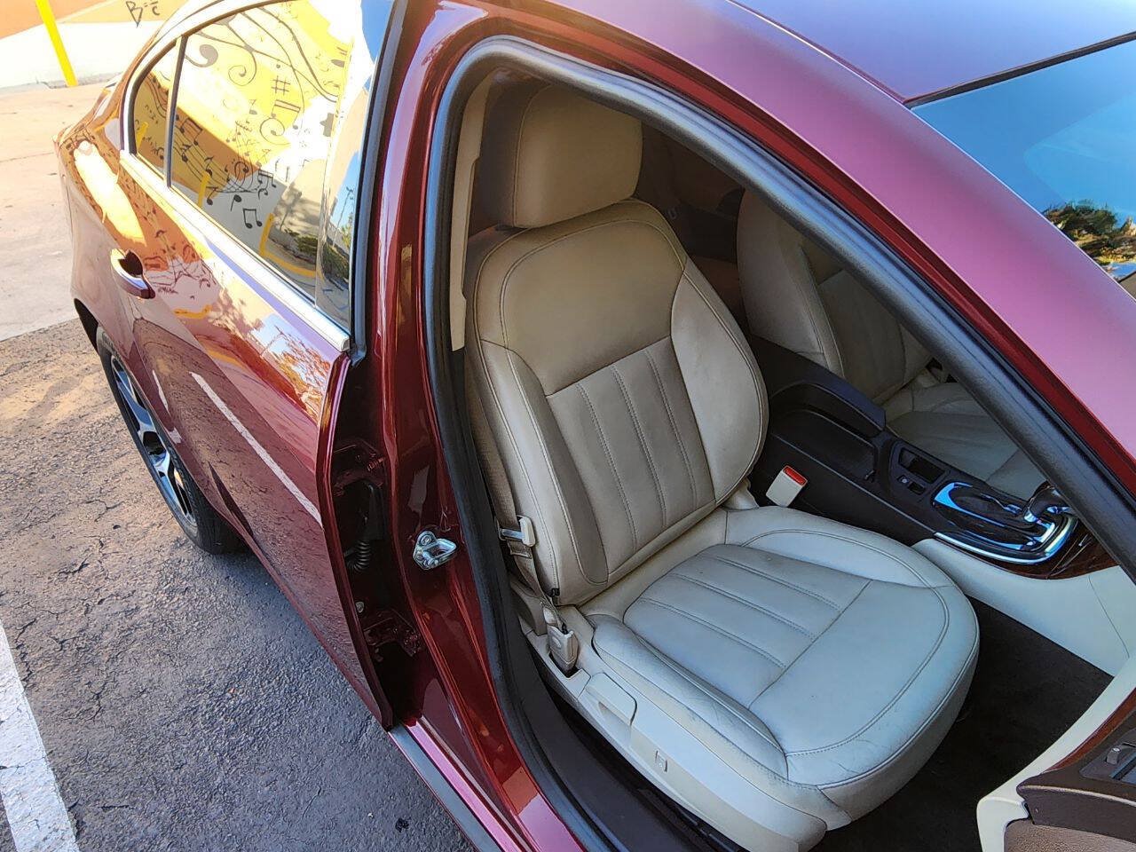 Used 2017 Buick Regal Sport Touring FWD image 16