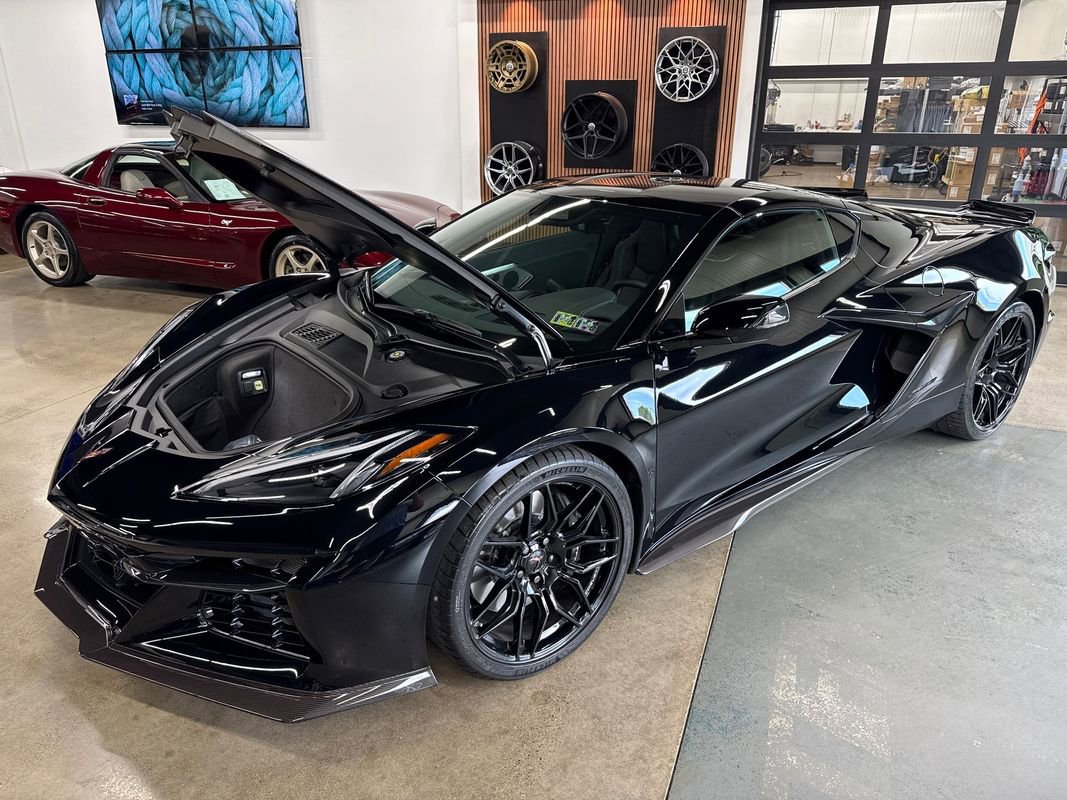 Used 2025 Chevrolet Corvette Z06 image 74