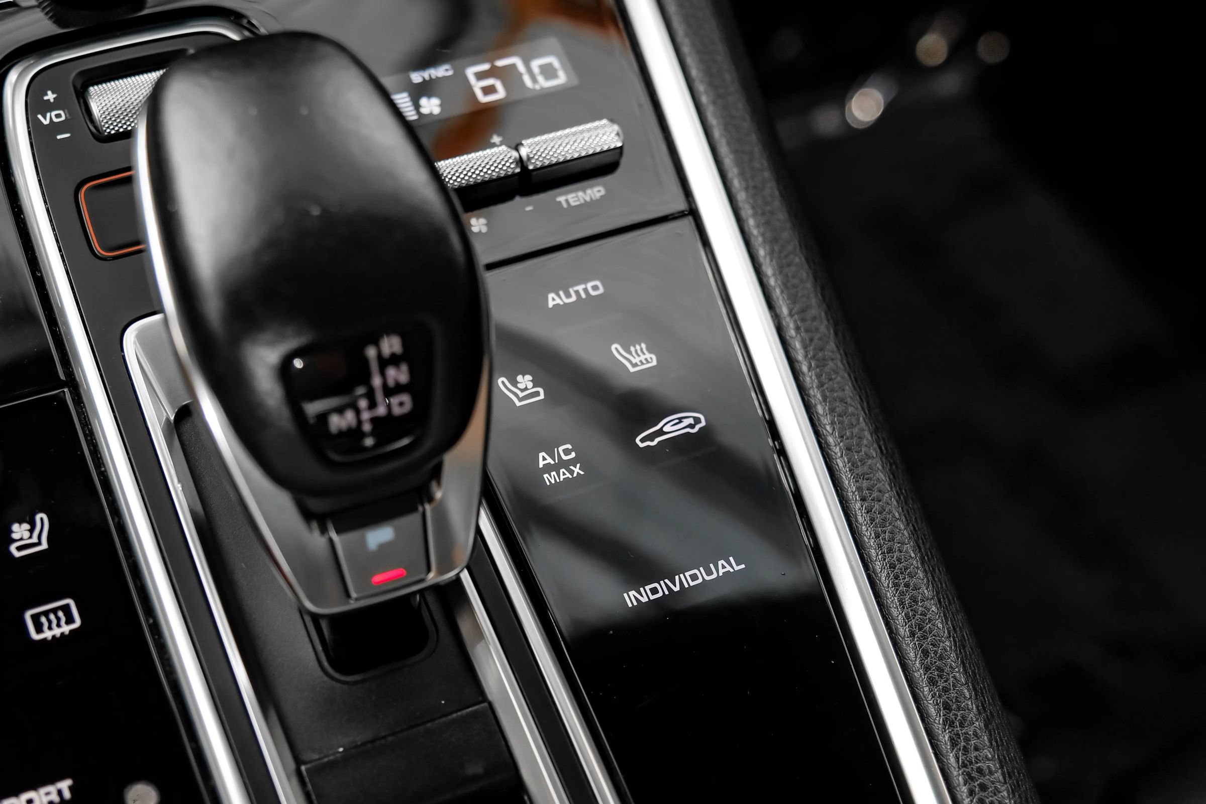 Used 2018 Porsche Panamera image 27