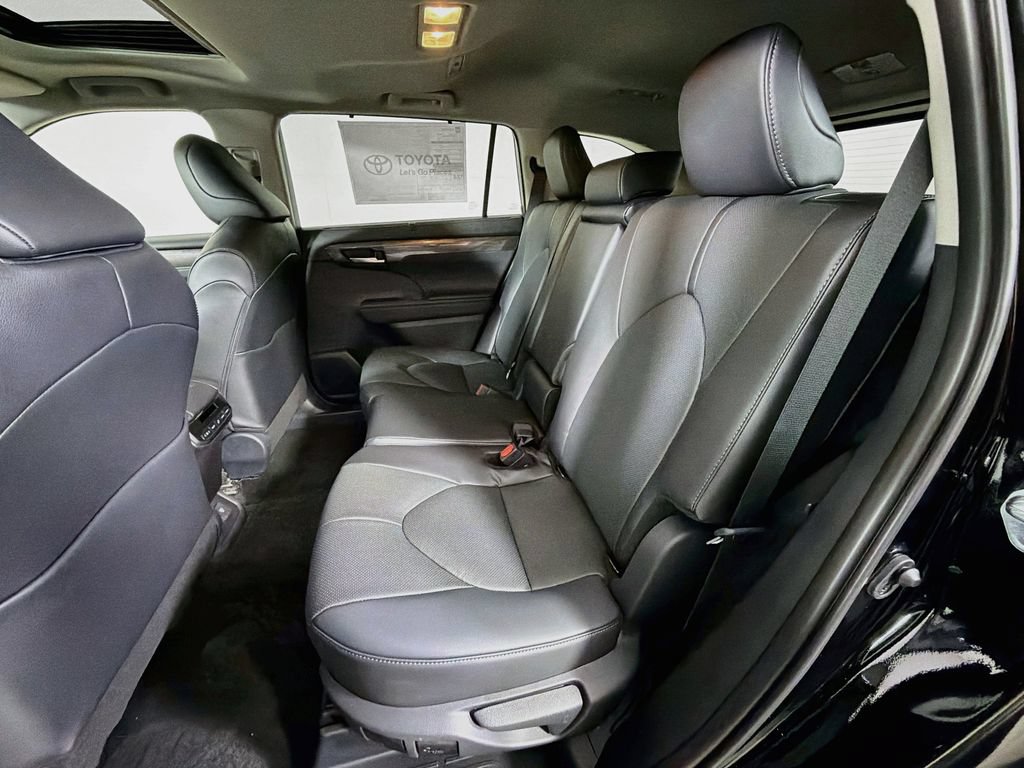 New 2026 Toyota Highlander Limited AWD/4WD image 18
