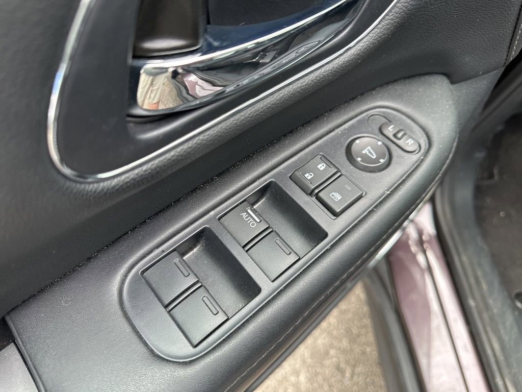 Used 2021 Honda HR-V EX-L image 16