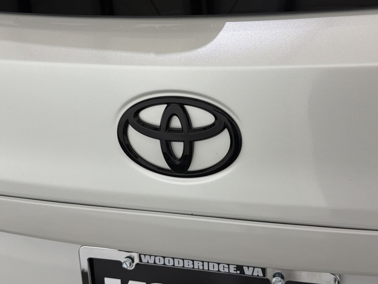 Used 2024 Toyota Corolla Cross AWD Hybrid w/ Moonroof Package image 19