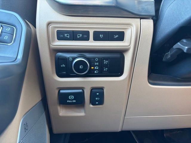 Used 2023 Ford F150 Lariat w/ Trailer Tow Package image 17