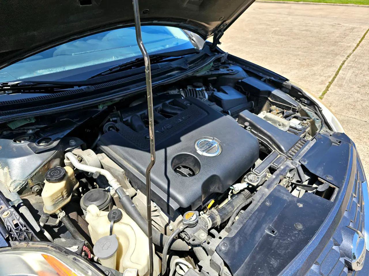 Used 2008 Nissan Altima 3.5 SE image 17