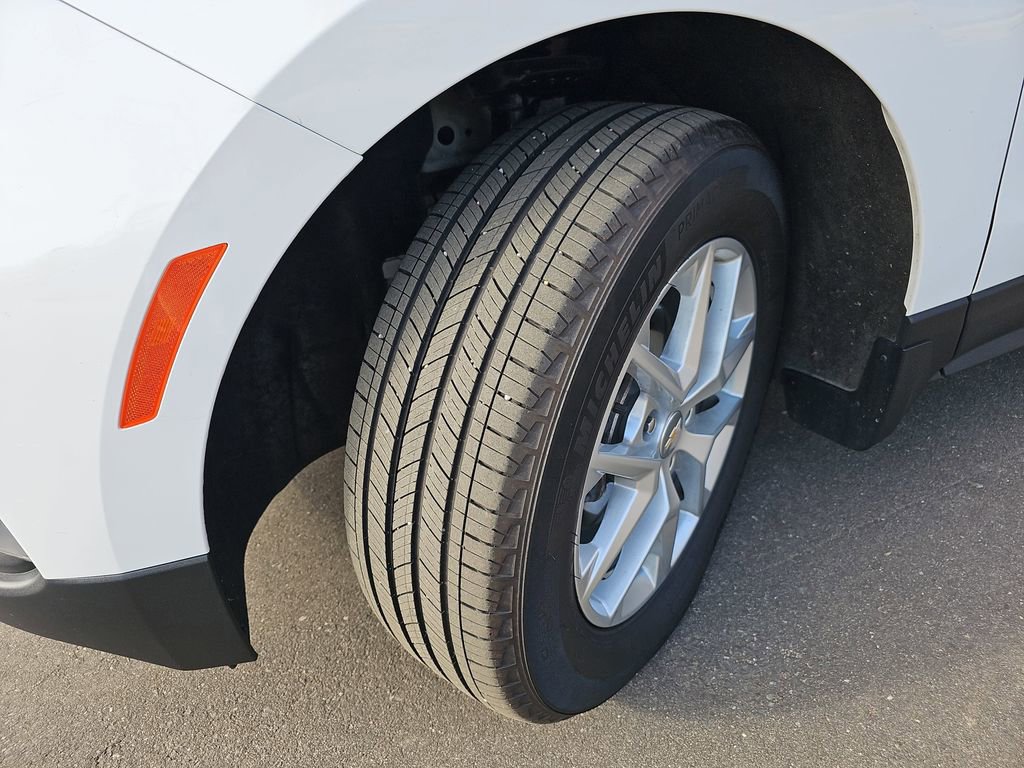 Used 2023 Chevrolet Equinox LT image 29