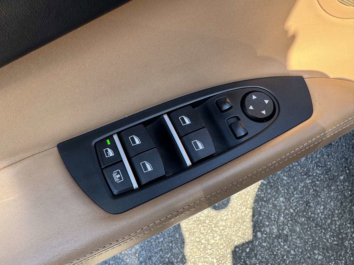 Used 2015 BMW 740Li image 29