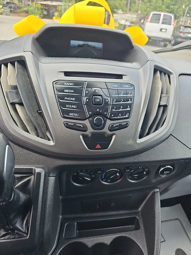 Used 2018 Ford Transit 150 XL RWD image 20