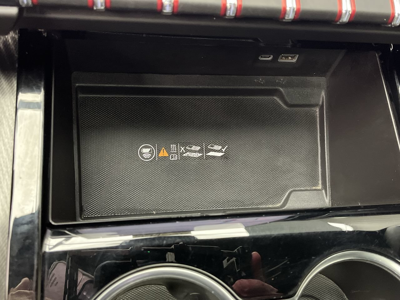 Certified 2025 GMC Yukon XL AT4 w/ AT4 Premium Package AWD/4WD image 29