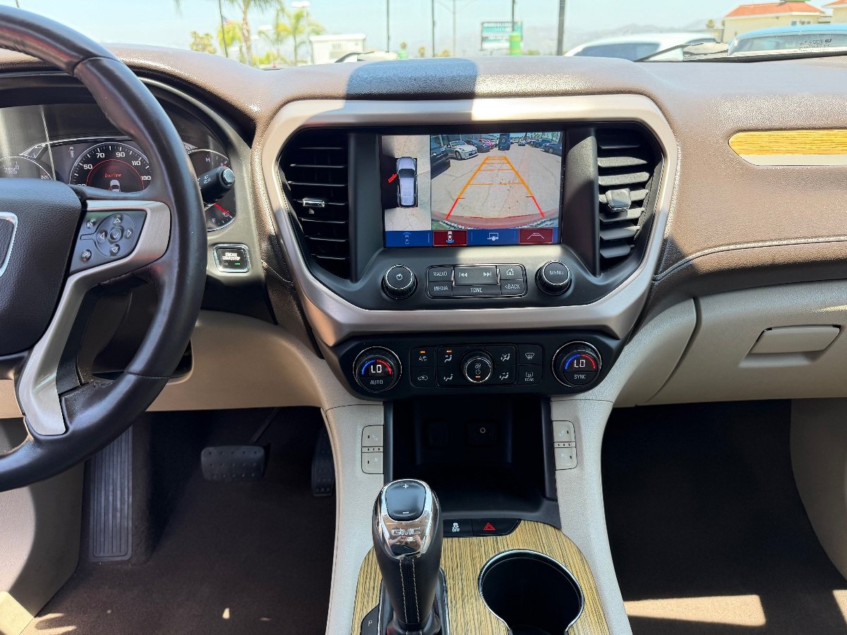 Used 2017 GMC Acadia Denali w/ Technology Package FWD image 20