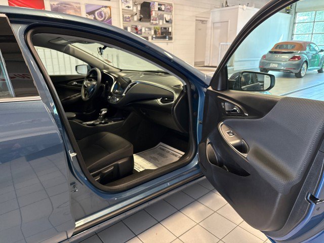 Used 2025 Chevrolet Malibu LT image 30