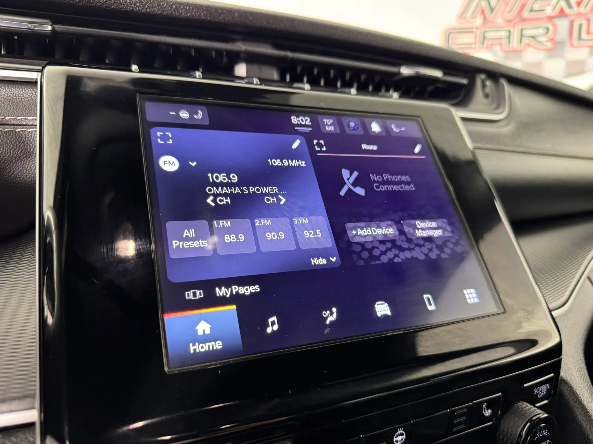 Used 2023 Jeep Grand Cherokee L Laredo AWD/4WD image 19