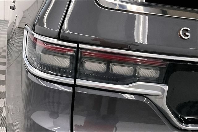 Used 2025 Jeep Grand Wagoneer L Series III w/ Rear-Seat Entertainment Group AWD/4WD image 36