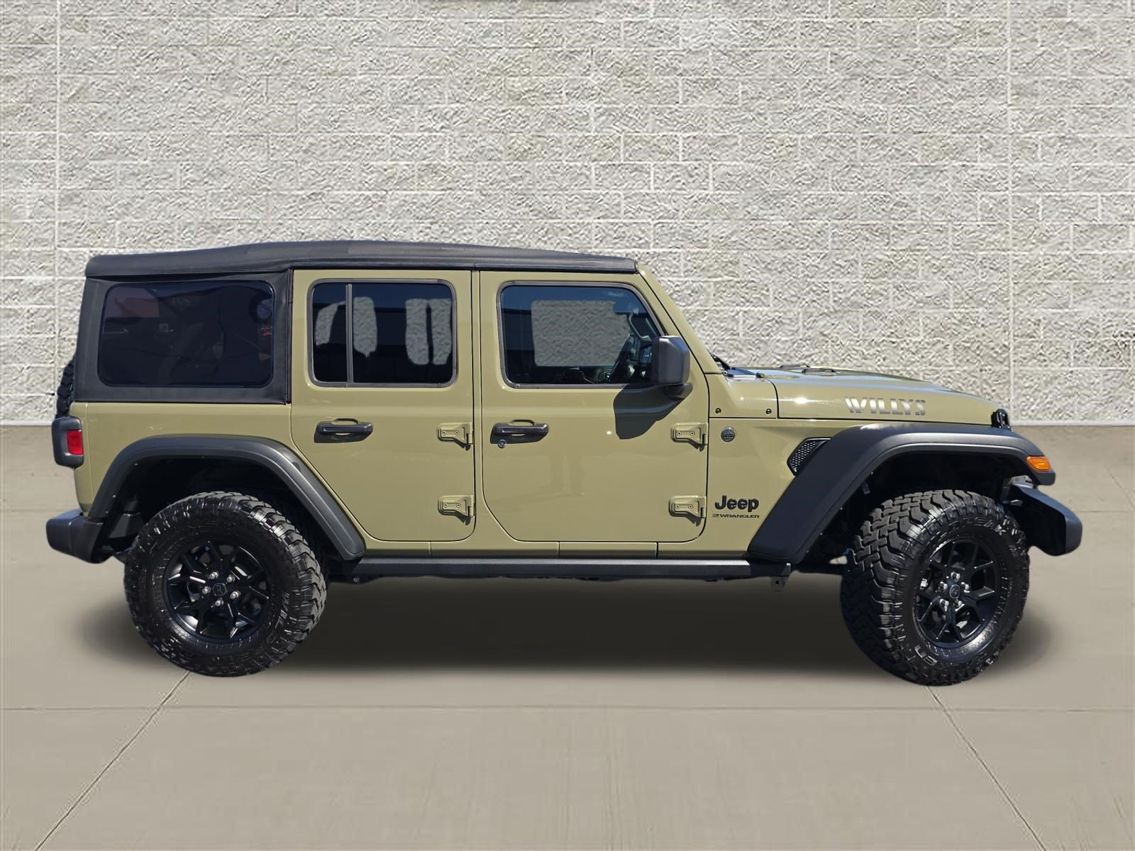 Used 2025 Jeep Wrangler Unlimited Sport AWD/4WD image 8