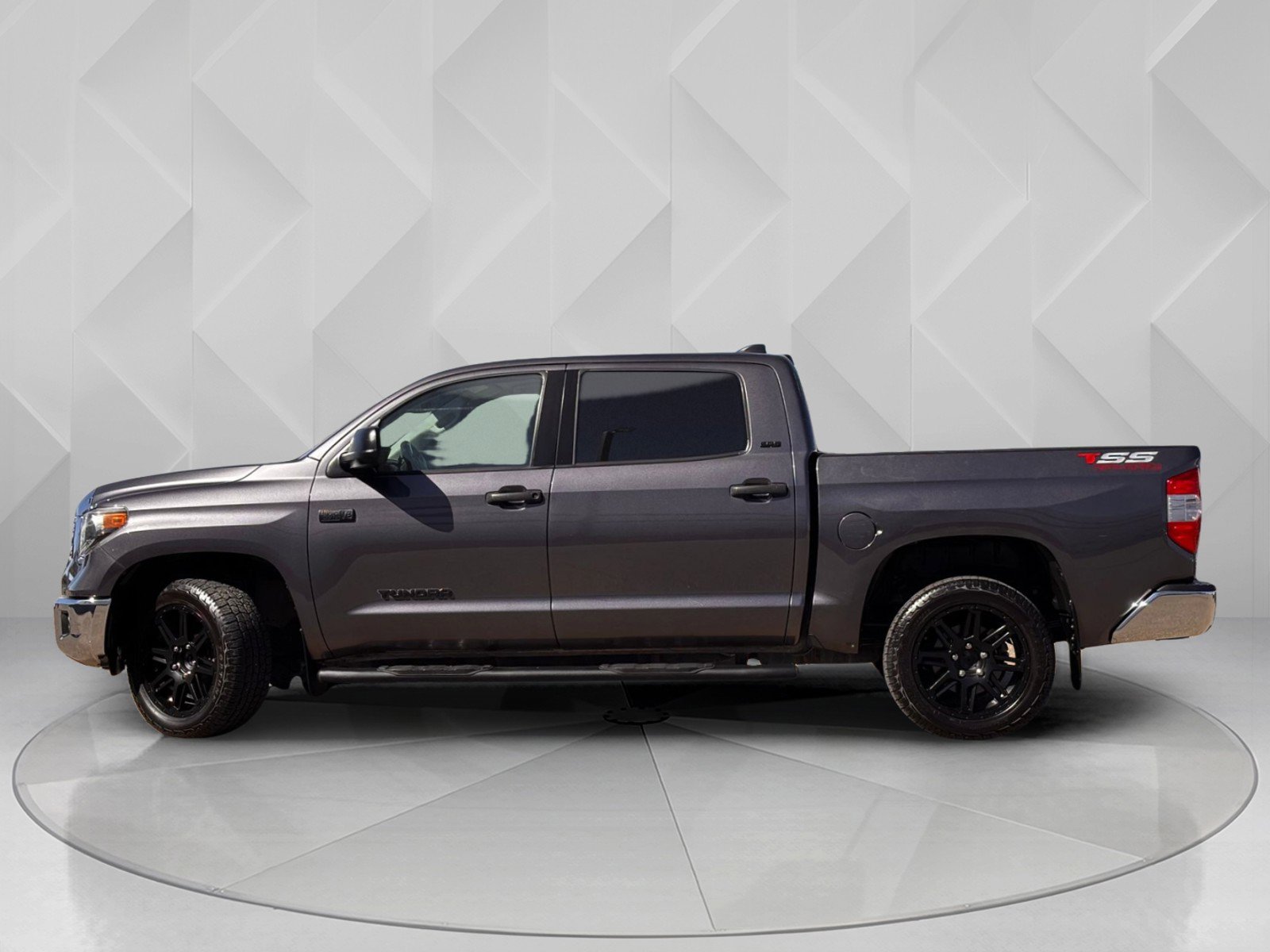 Used 2020 Toyota Tundra SR5 w/ SR5 Leather Package image 2