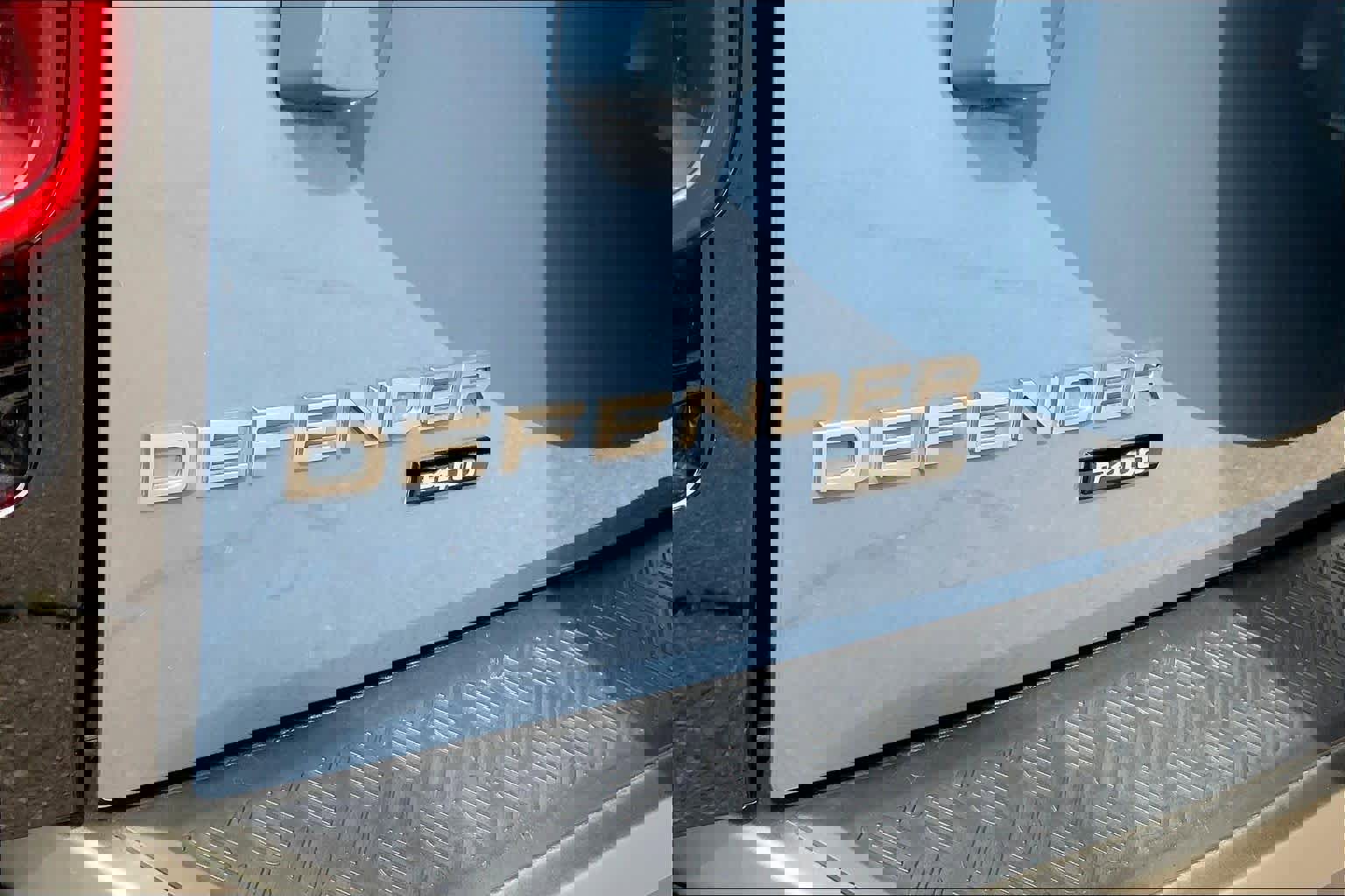 Used 2022 Land Rover Defender 110 X-Dynamic SE image 30