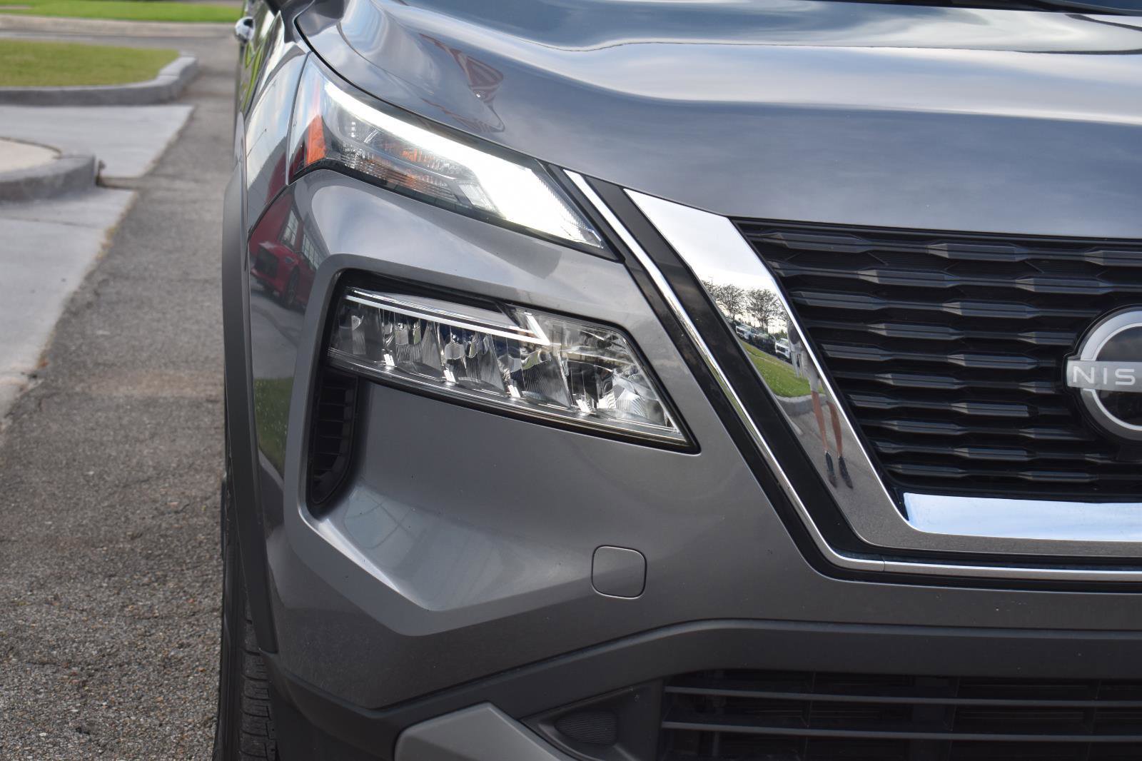 Certified 2023 Nissan Rogue SV image 16