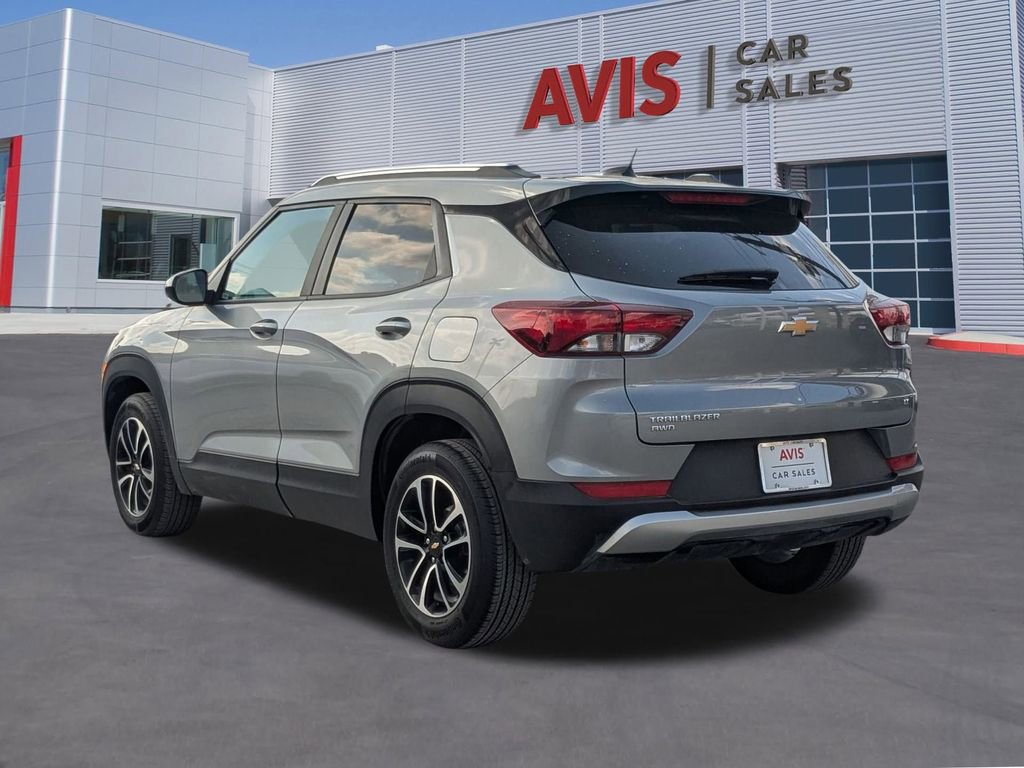 Used 2025 Chevrolet TrailBlazer LT image 3
