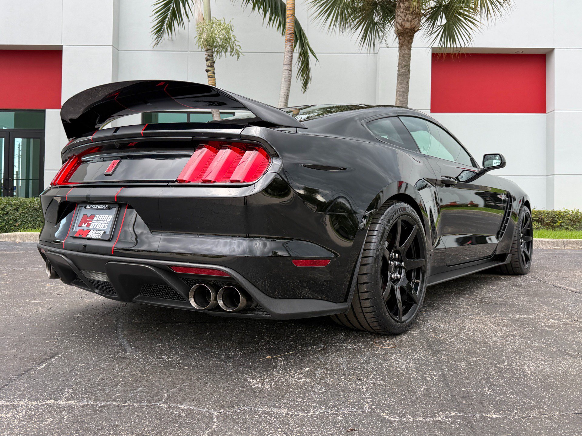 Used 2017 Ford Mustang Shelby GT350R w/ GT350R Equipment Group 920A RWD image 21