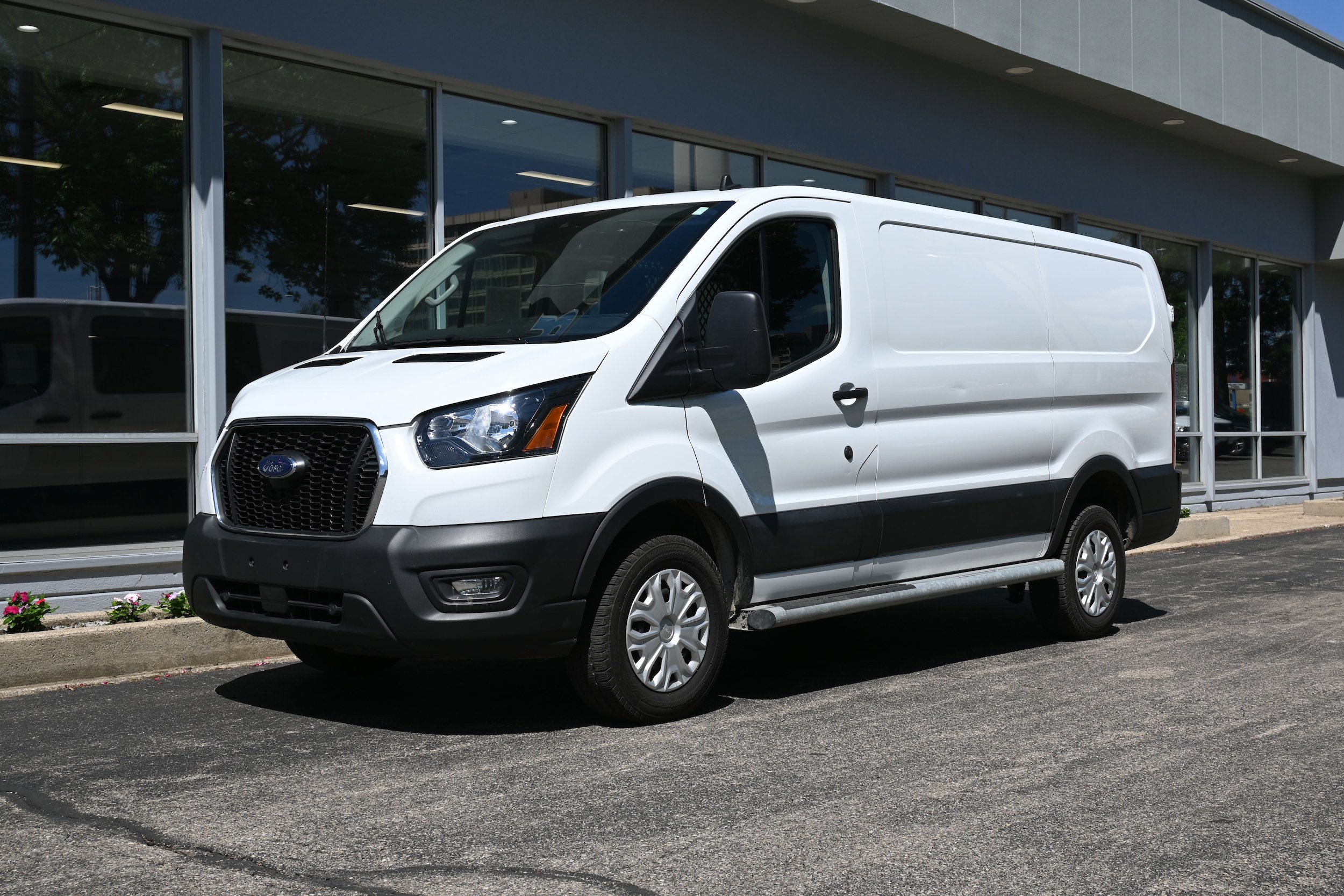 Used 2024 Ford Transit 250 Low Roof w/ Exterior Upgrade Package RWD video 1