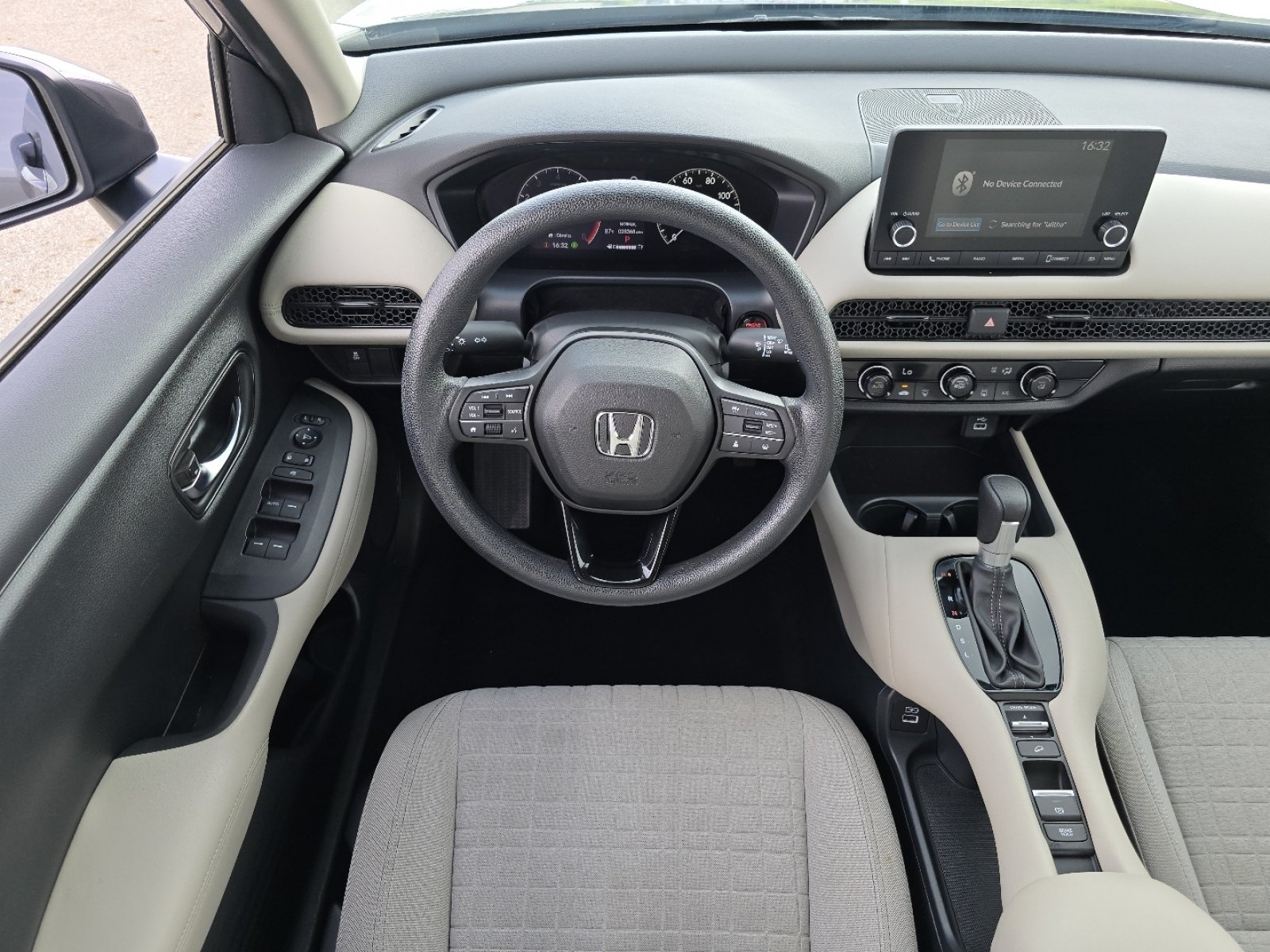 Used 2023 Honda HR-V LX image 24