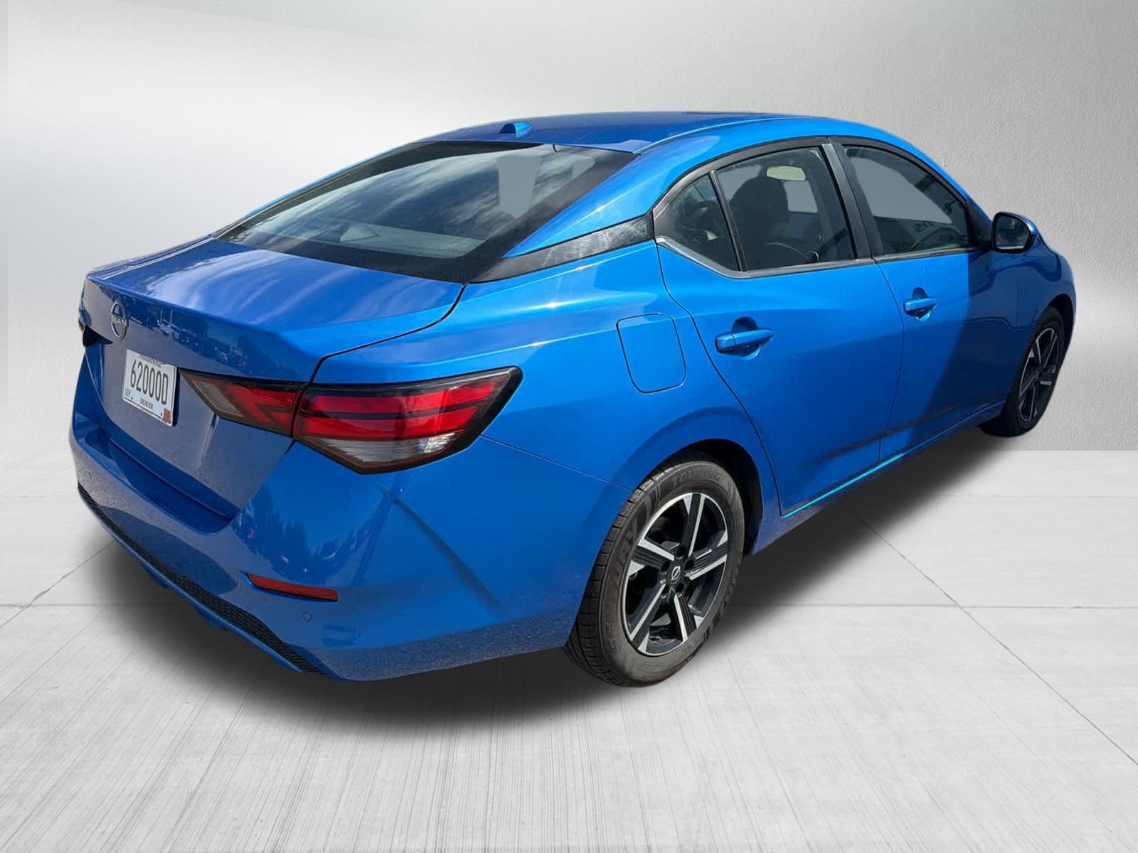 Used 2025 Nissan Sentra SV FWD image 3