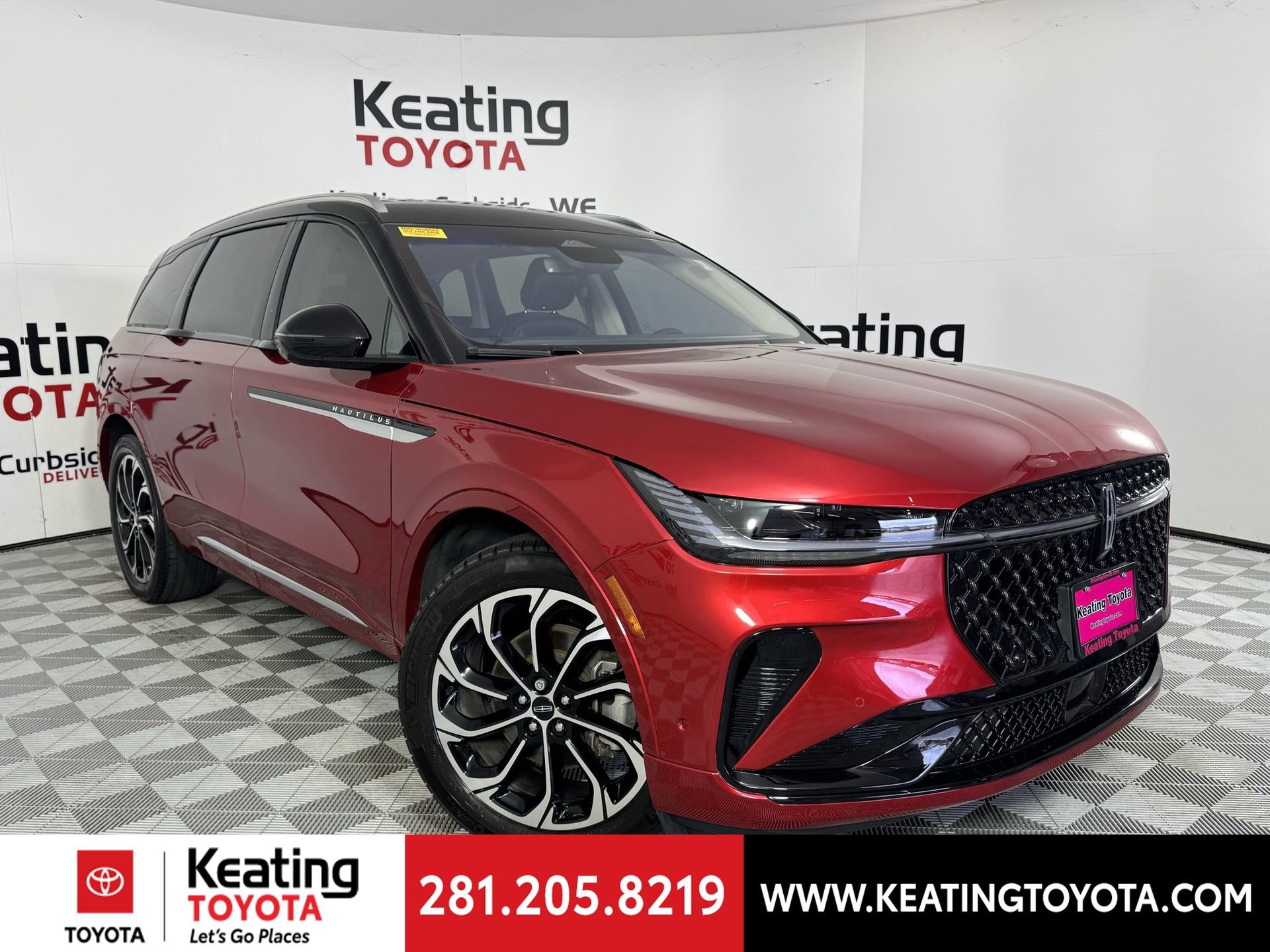 Used 2024 Lincoln Nautilus Reserve image 2