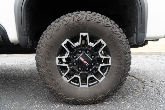 Used 2025 GMC Sierra 2500 AT4X image 43