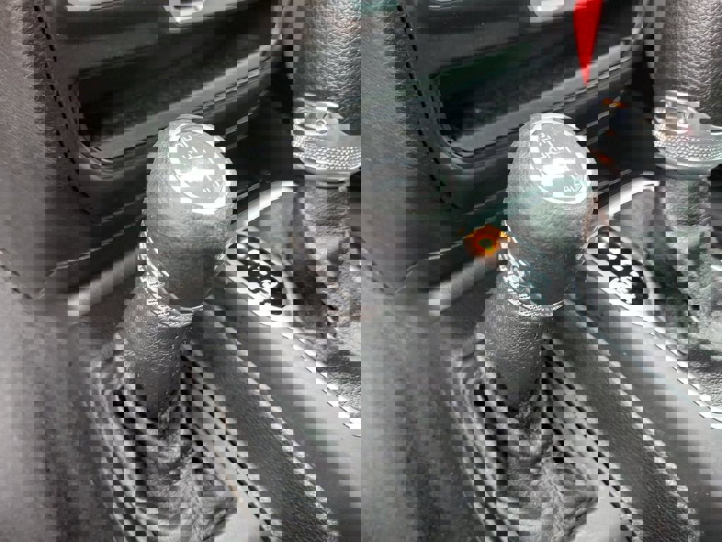 Used 2018 Jeep Wrangler Unlimited Sport S image 29