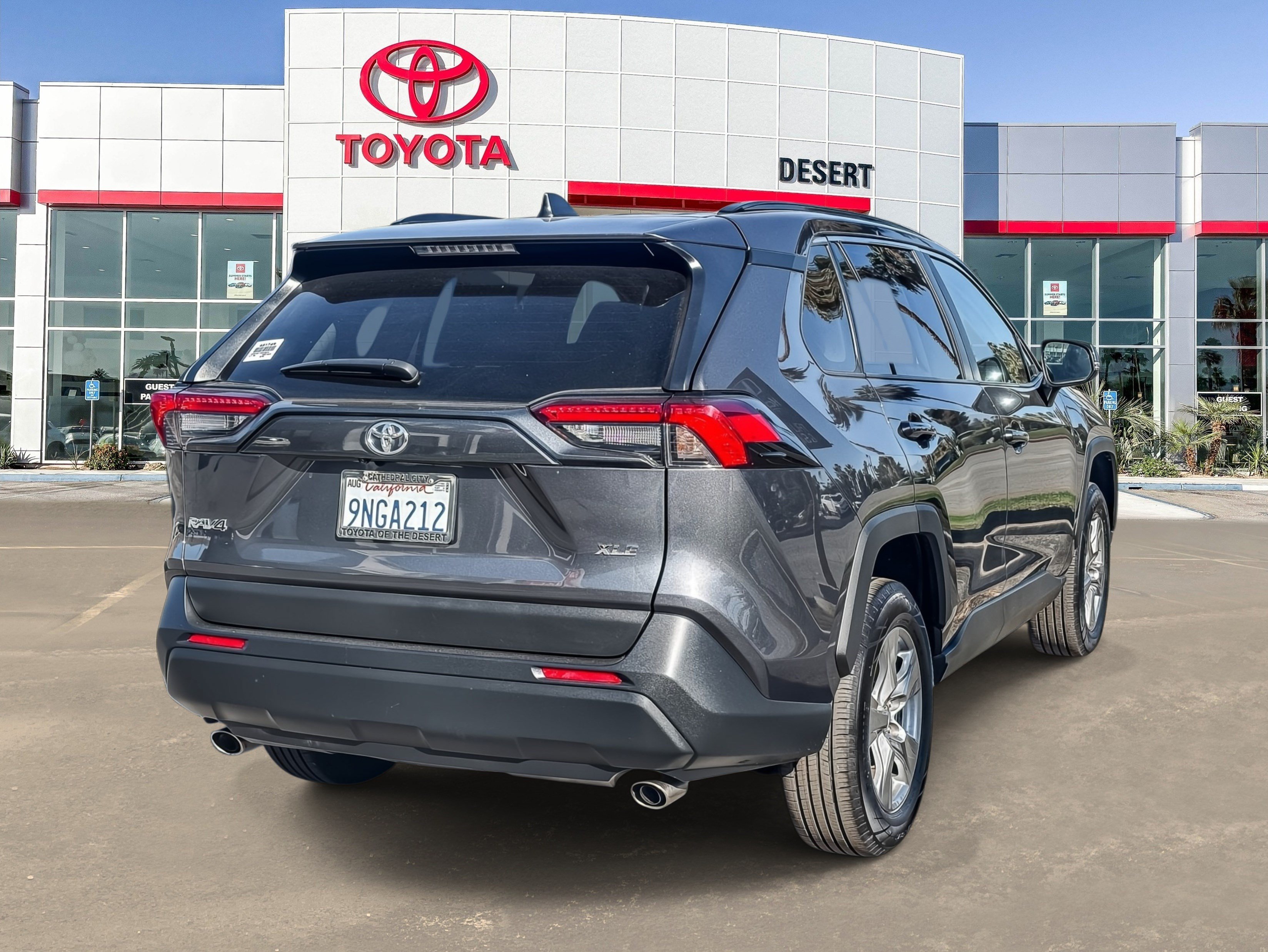 Used 2024 Toyota RAV4 XLE FWD image 7