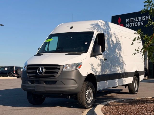 Used 2025 Mercedes-Benz Sprinter 2500 image 8