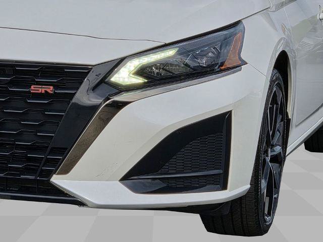 Certified 2025 Nissan Altima 2.5 SR AWD/4WD image 9