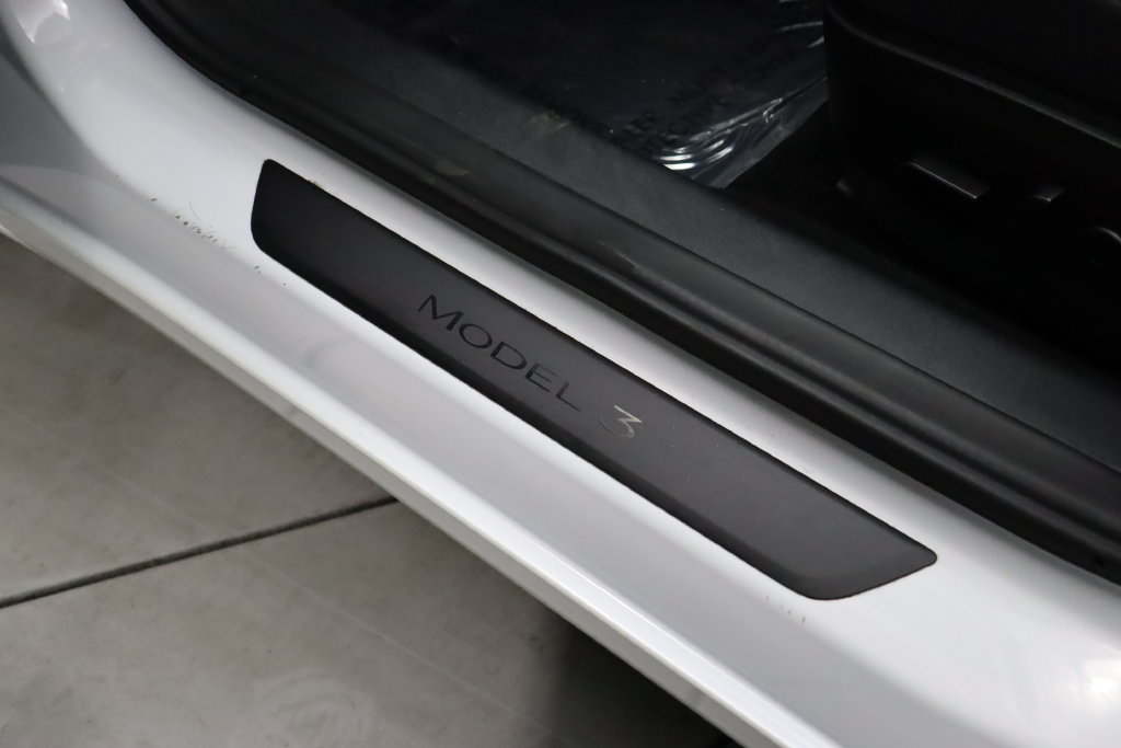 Used 2023 Tesla Model 3 Standard Range RWD image 19