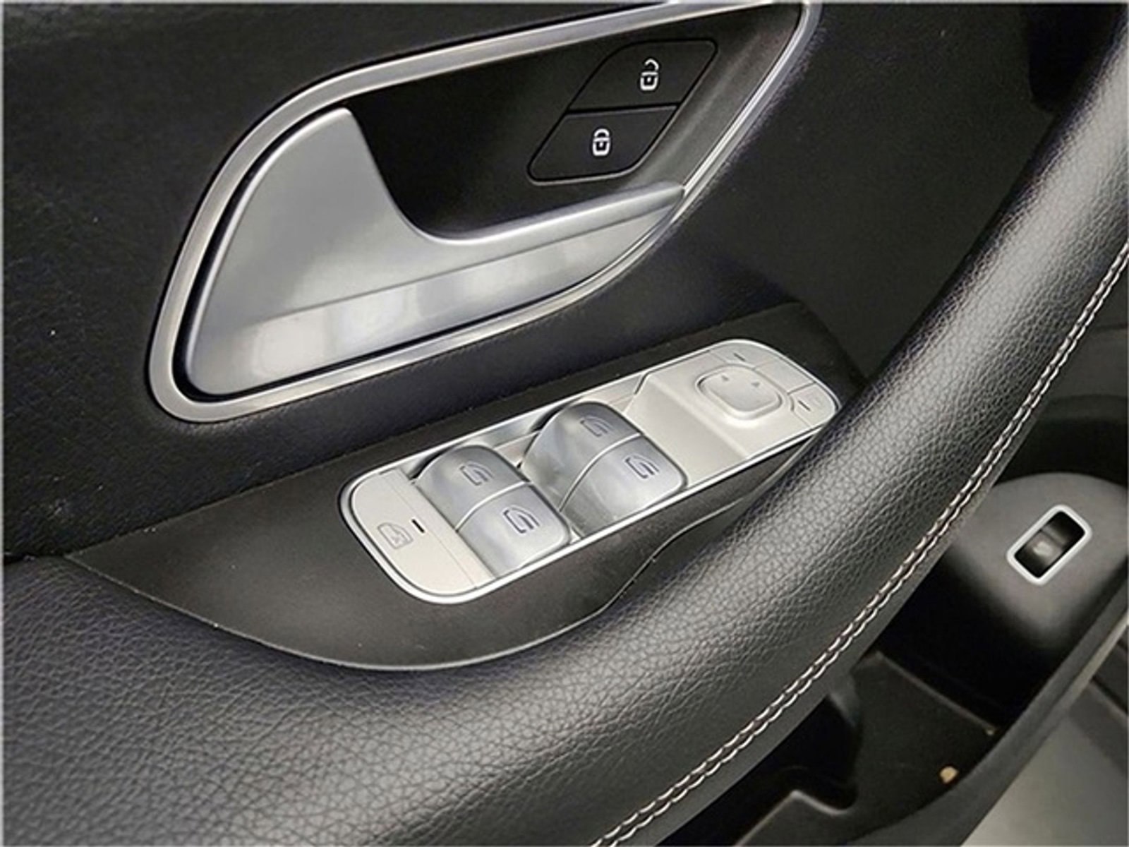 Used 2024 Mercedes-Benz GLE 350 4MATIC image 26