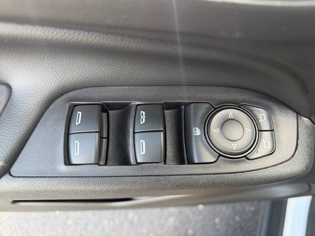 Used 2019 Chevrolet Equinox LT w/ Driver Convenience Package AWD/4WD image 21