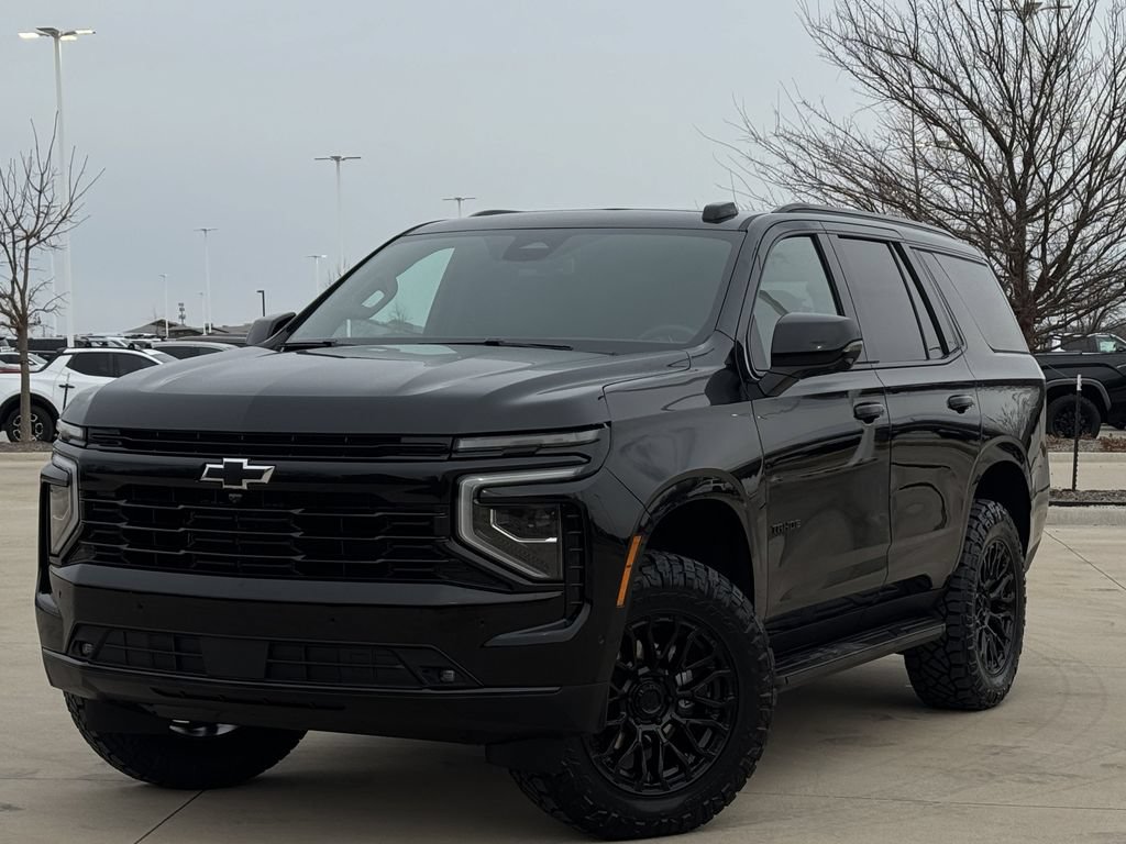 Used 2025 Chevrolet Tahoe RST AWD/4WD image 2