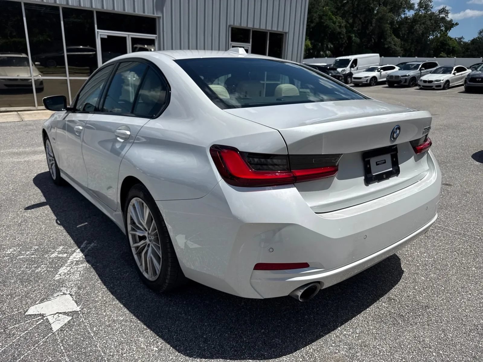 Used 2023 BMW 330e w/ Premium Package RWD image 11