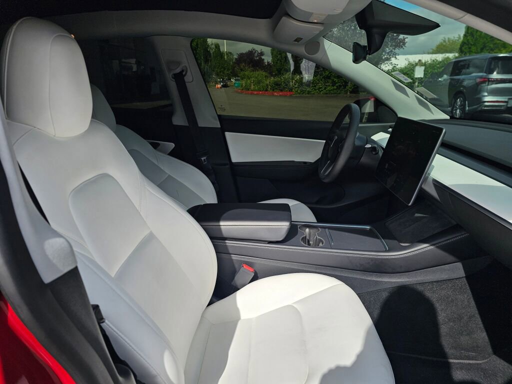 Used 2022 Tesla Model Y Performance AWD/4WD image 11