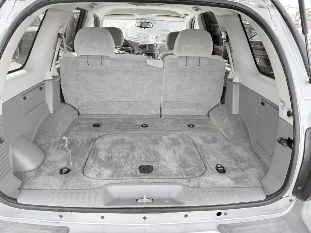 Used 2005 Chevrolet TrailBlazer LS w/ LS Preferred Equipment Group image 8