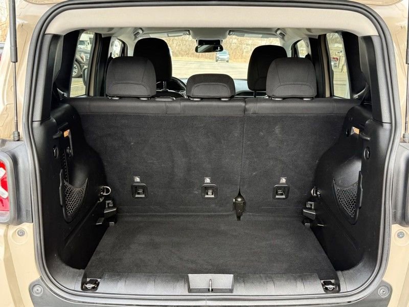 Used 2016 Jeep Renegade Latitude image 6