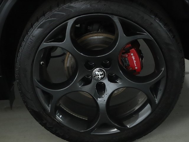 Used 2024 Alfa Romeo Stelvio Veloce image 41