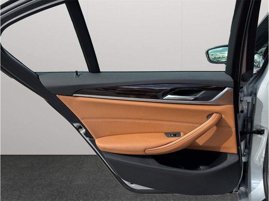 Used 2020 BMW 540i w/ Premium Package RWD image 43