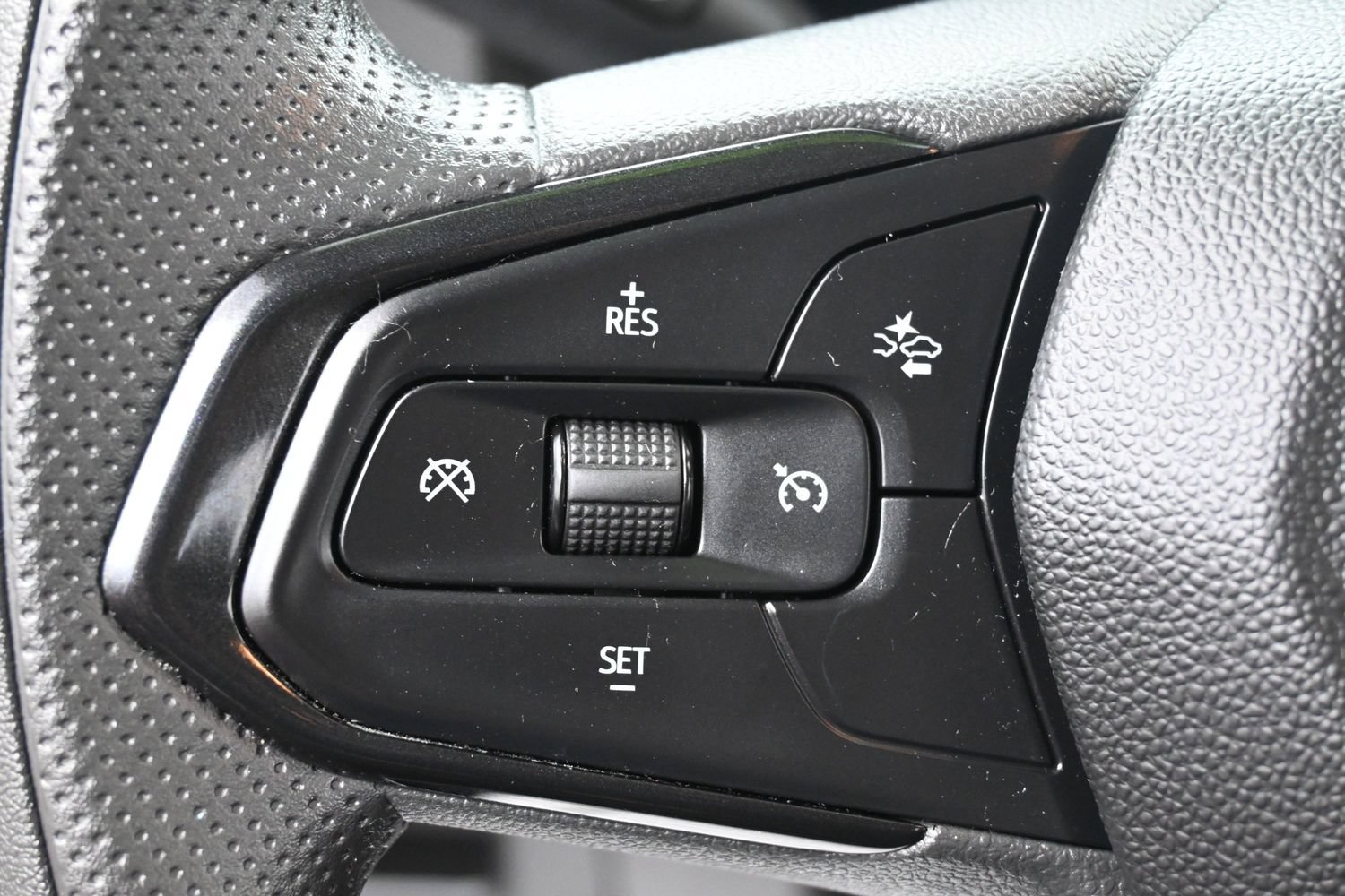 Used 2024 Chevrolet TrailBlazer LS w/ LS Convenience Package AWD/4WD image 21