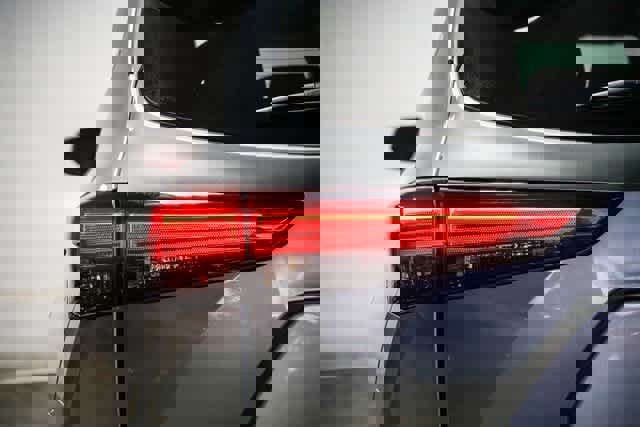 Certified 2023 Toyota Highlander LE image 9