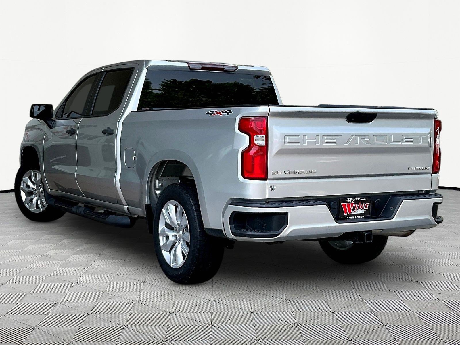 Used 2021 Chevrolet Silverado 1500 Custom AWD/4WD image 4