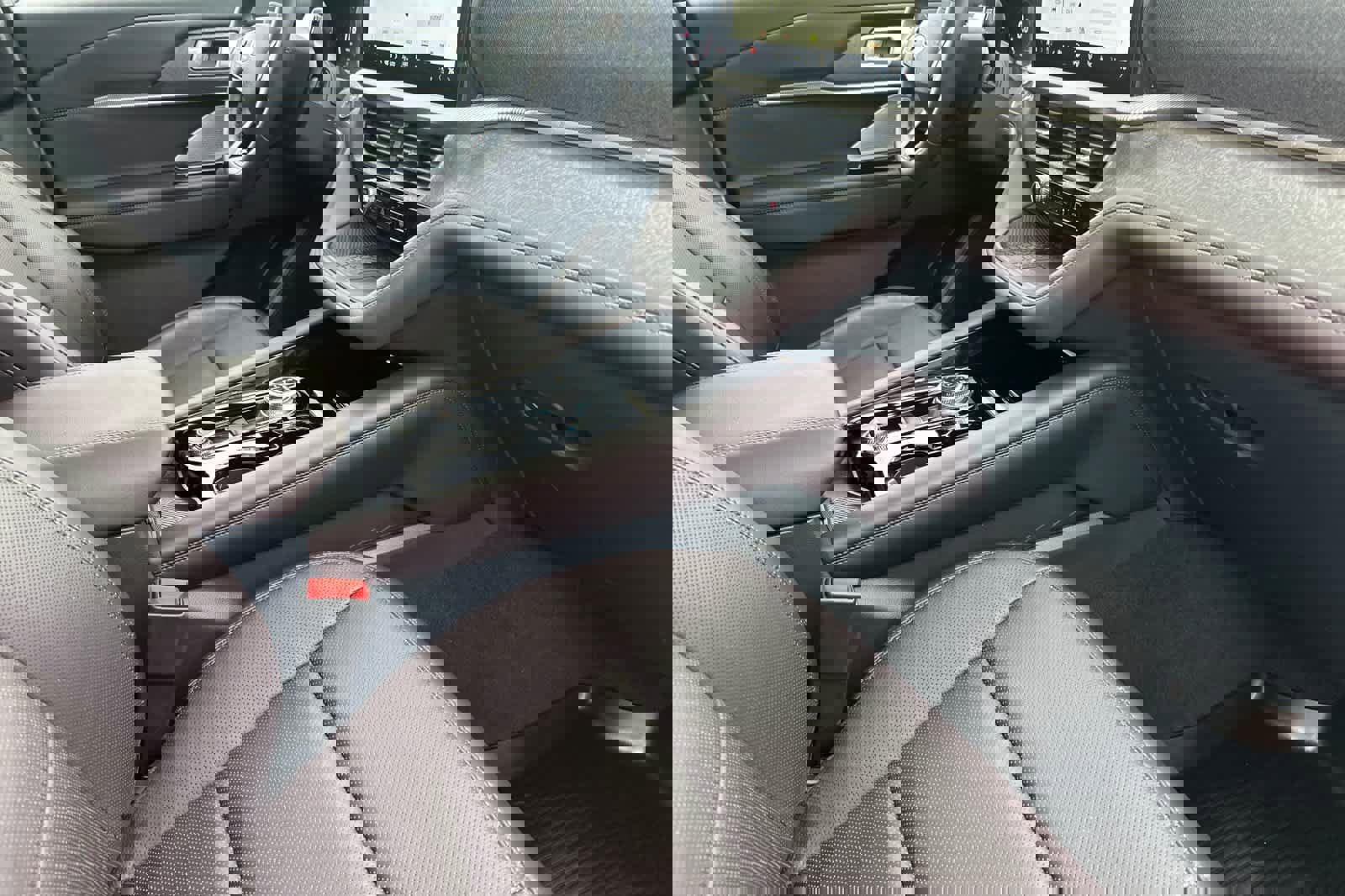 Certified 2025 Ford Explorer Platinum image 17