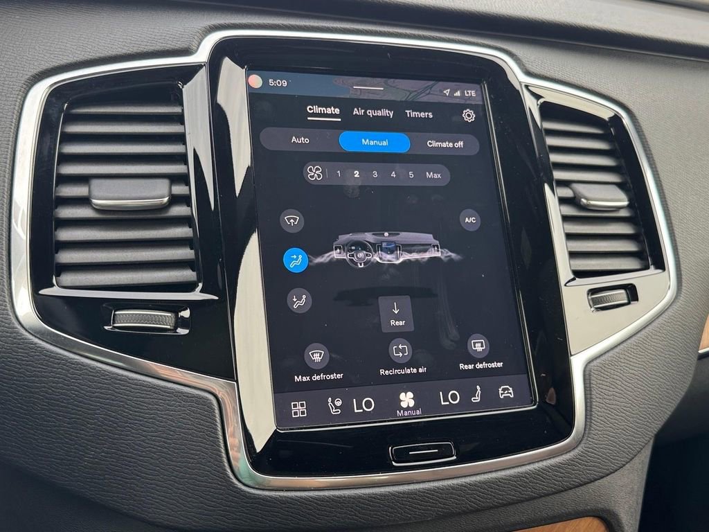 Certified 2025 Volvo XC90 B6 Plus w/ Protection Package image 20